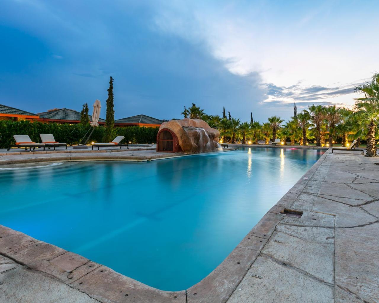Cresta Jwaneng Hotel Bagian luar foto