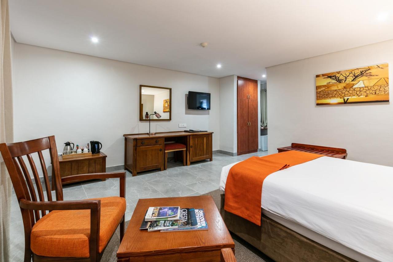 Cresta Jwaneng Hotel Bagian luar foto